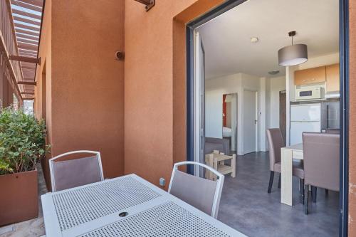 2 bedrooms, 3 beds