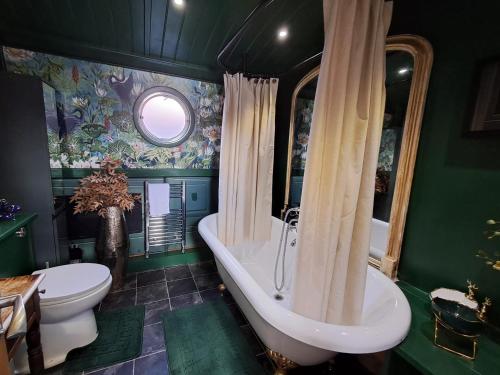 Selene Unique Luxury Houseboat Experience