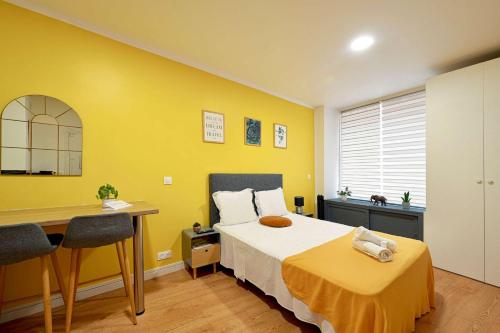Modern Bright and fully Renovated