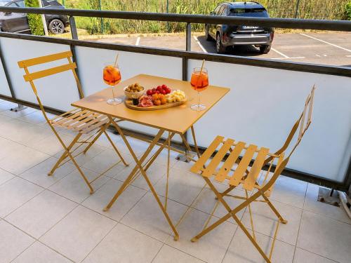 T2 à 600 m Plage - Clim - Parking - Balcon - Wi-Fi