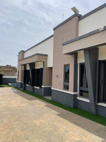 Sandton Luxury Apartment in คาดูนา