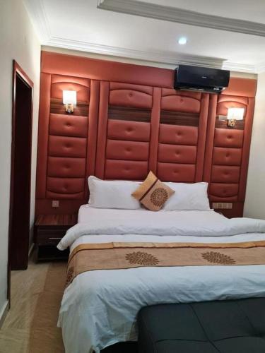 Grand East Hotel