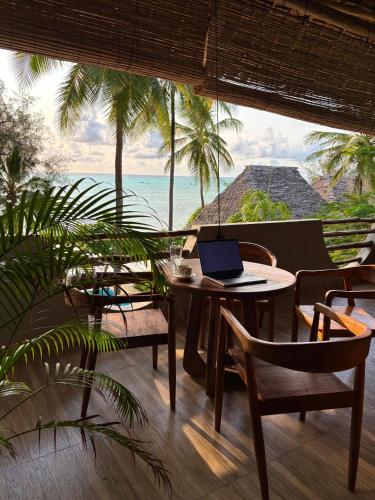 Mnana Beach Bungalows 3