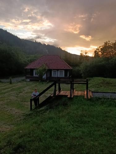 La Malu' Bistritei - casutele Valea Stanii