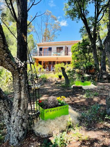 Maison à 150m de la plage, 1200m2 jardin