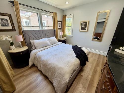 NEW Private Hollywood Designer Glam Home - image 3