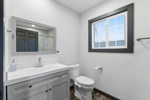 Newly Renovated Modern Home - image 2