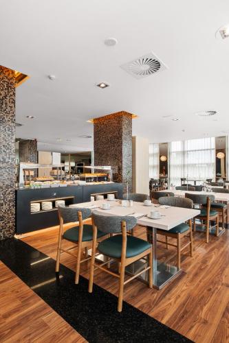 Restaurant, Axis Porto Business & Spa Hotel in Sao Mamede de Infesta