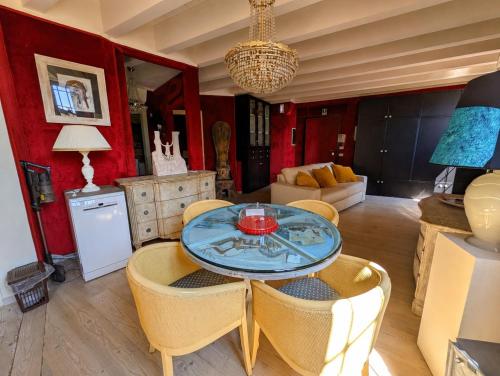 Basquiat - Castello Luxury Apartments