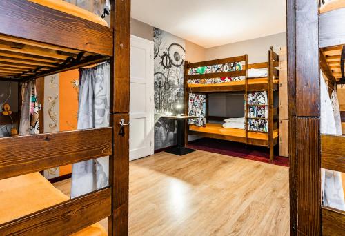 1 bunk bed