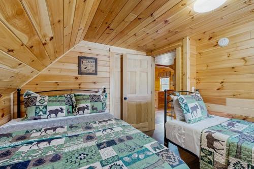. Lakeview Getaway - Trailer Parking, Walk to Ramp, Dogs Welcome & High-Speed WiFi