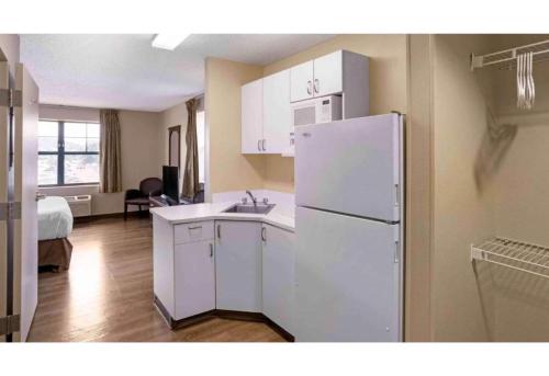 Konyha, Motel 6 Suites Fishkill Westage Center, NY in Fishkill
