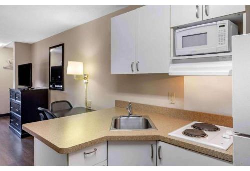 Konyha, Motel 6 Suites Fishkill Westage Center, NY in Fishkill