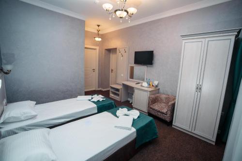 Hotel Korzhov Located in Prikubansky, Hotel Korzhov is a perfect starting point from which to explore Krasnodar. The property has everything you need for a comfortable stay. Service-minded staff will welcome and gu