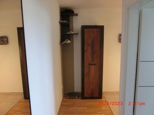 Modern Apartment Near the Exhibition Center - image 3