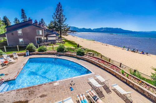 Lake Living At It's Finest With Amazing Amenities & Minutes To Heavenly - Lake Tahoe