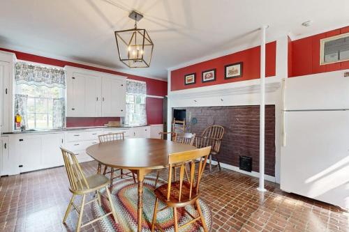Seadmed, National Historic Landmark Home in Wiscasset Village w/ Complimentary Tour in Wiscasset