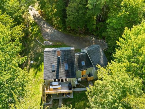 Exterior view, Kinney Cabin: 5-Bedroom Lakefront Home in Jefferson (ME)
