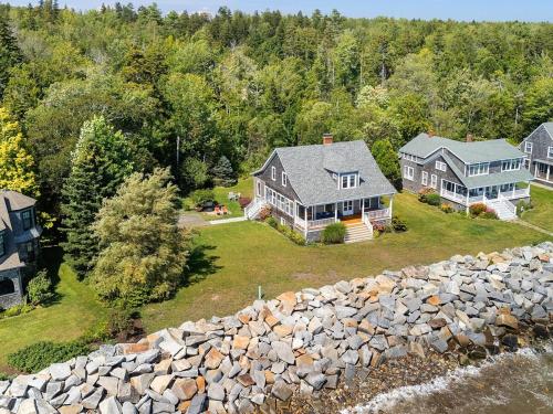 A szálláshely kívülről, The Spruces, Crescent Beach waterfront 5-bedroom in South Thomaston