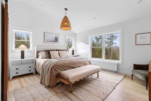 Birch Tree Retreat, 6-bedroom family getaway spot in South Thomaston