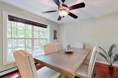 Seadmed, Peaceful home with forest views & great yard - minutes to town in Wiscasset