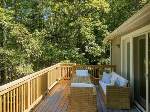 Facilities, Kinney Cabin: 5-Bedroom Lakefront Home in Jefferson (ME)
