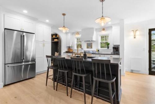 Konyha, Birch Tree Retreat, 6-bedroom family getaway spot in South Thomaston