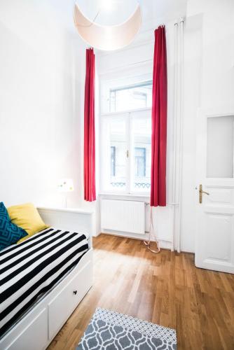Anker Apartment at Deák Sq. - image 14