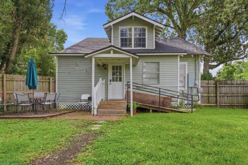 Group-Ready - 7 beds in Central Lafayette in Lafayette City Center