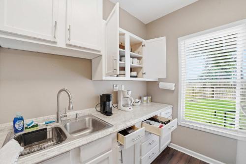 Group-Ready - 7 beds in Central Lafayette in Lafayette City Center