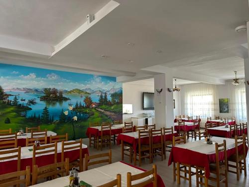 Ресторант, Hotel Klajdi in Пешкопия