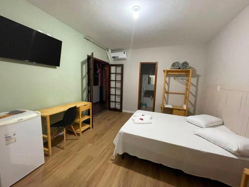 1 double bed, 1 twin bed