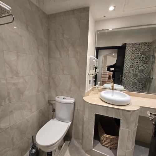 Furnished 2 Bedrooms Apartment - image 4