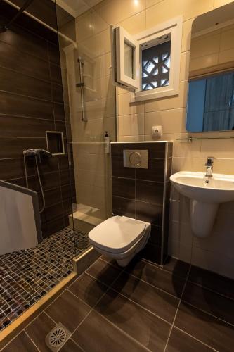 Afrodite Seaside Rooms 2