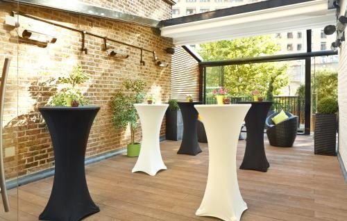 The Park City Grand Plaza Kensington Hotel - image 9