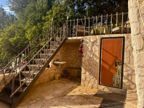 Oak Farm مزرعة الملّول in อัญลูน