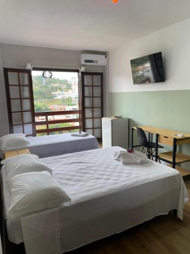 1 double bed, 1 twin bed