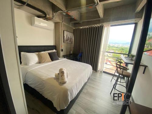 Epic Suite 301 Loft Deluxe Airport