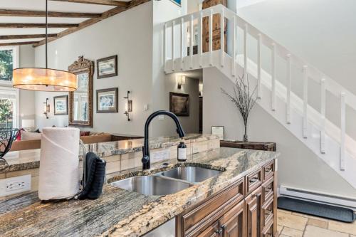 Timber Falls 4BR Penthouse Retreat with Views - image 2