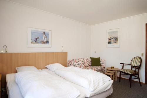 2 twin beds