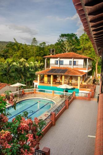 Hotel para descanso con piscina