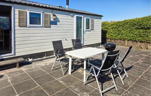  2 Bedroom Amazing Home In Makkum in Makkum