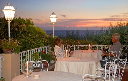 Romantic Hotel & Restaurant Villa Cheta Elite