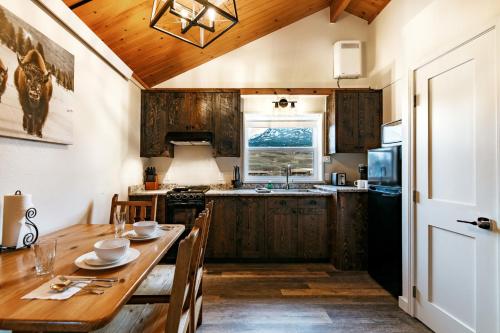 Cocina, Yellowstone Riverside Cottages in Gardiner (MT)