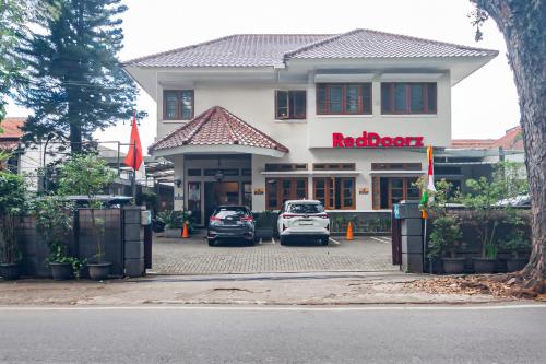 RedDoorz near Simpang Dago 2 in Sekeloa