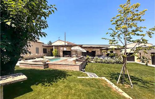 Gorgeous Home In Vaison-La-Romaine With Sauna