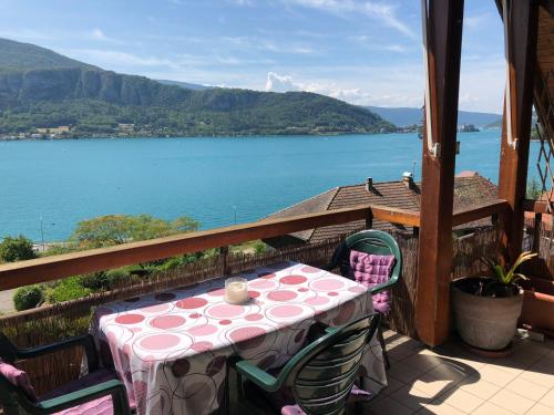 Apartment Spectacular view Annecy lake