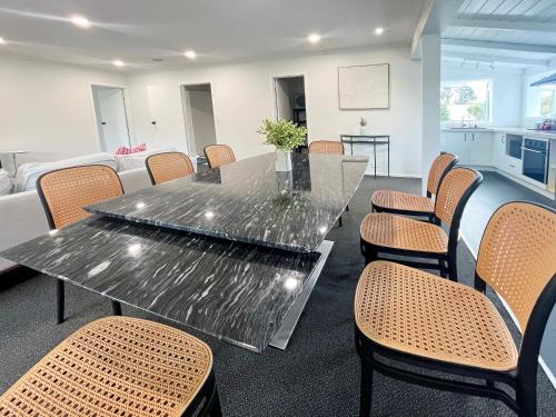 المرافق, Large Family House in New Lynn