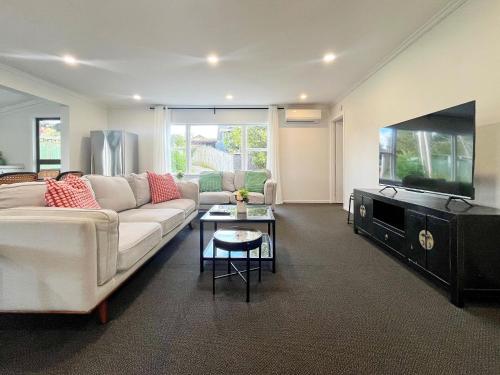 Large Family House in New Lynn