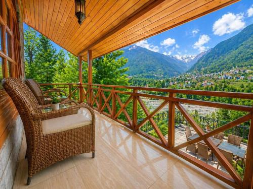 Hotel Hollywood Manali - Scenic River & Mountain View With Premium Rooms Near Mall Road photo 4